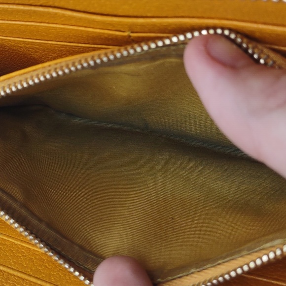 Authentic Prada Saffiano Yellow Leather Zippy Wallet - Picture 4 of 8